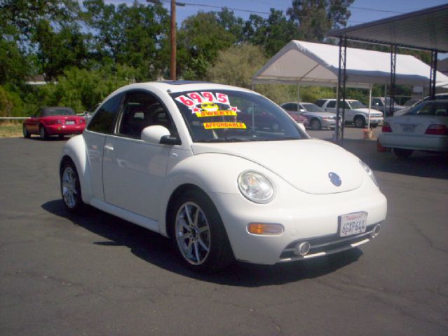 Volkswagen New Beetle 2001 photo 4