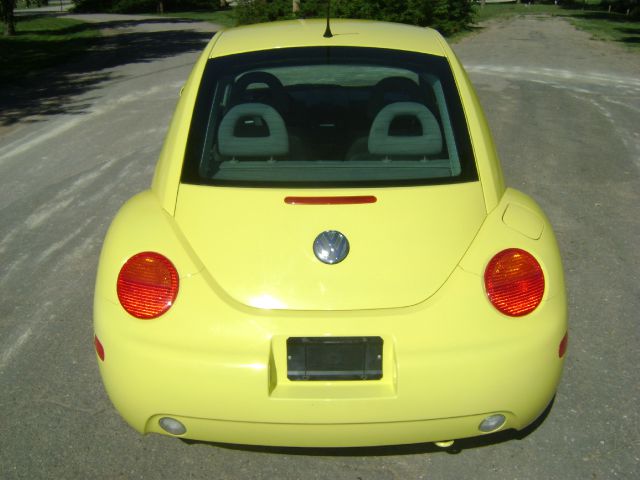 Volkswagen New Beetle 2001 photo 4