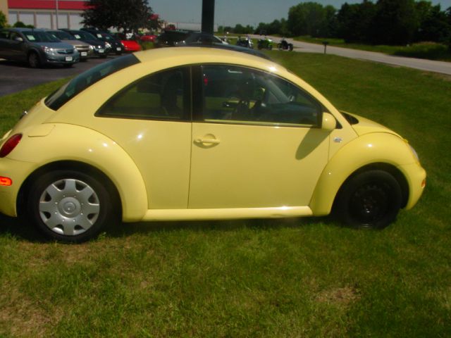 Volkswagen New Beetle 2001 photo 4