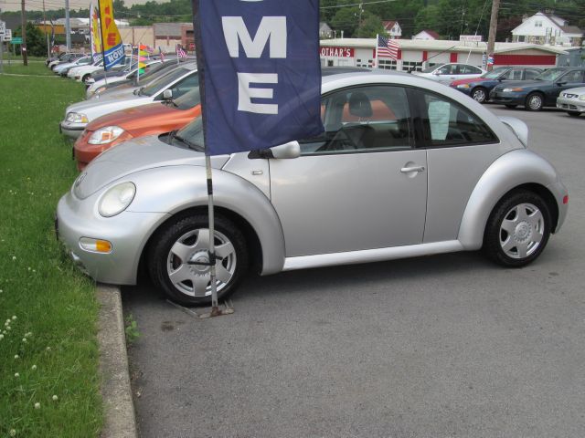 Volkswagen New Beetle 2001 photo 2