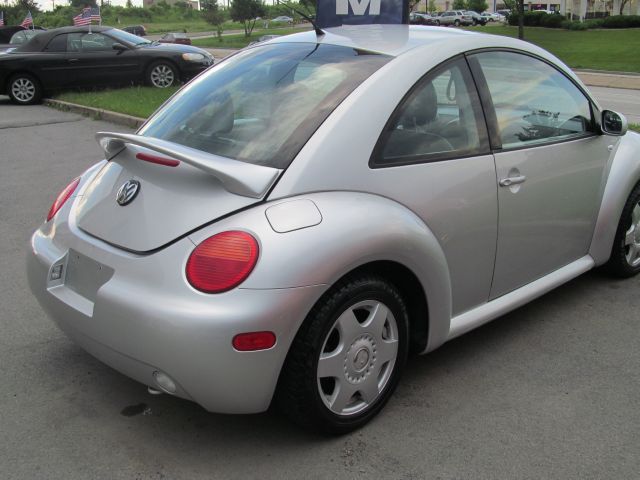 Volkswagen New Beetle 2001 photo 3