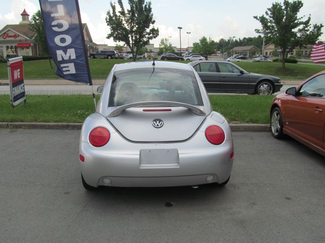 Volkswagen New Beetle 2001 photo 4