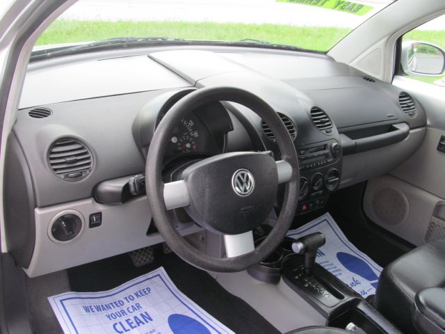 Volkswagen New Beetle 2001 photo 8