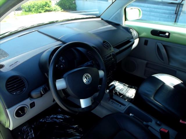 Volkswagen New Beetle 2001 photo 2