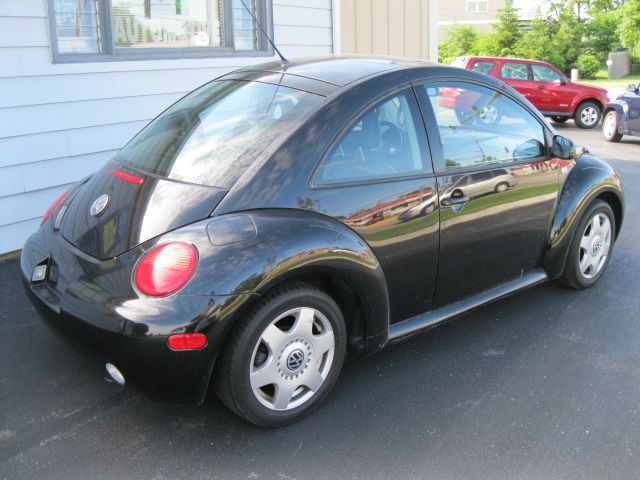 Volkswagen New Beetle 2001 photo 18