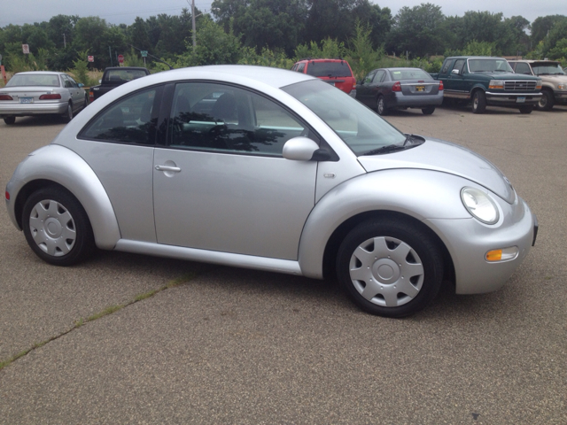 Volkswagen New Beetle 2001 photo 2