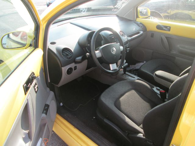 Volkswagen New Beetle 2001 photo 1