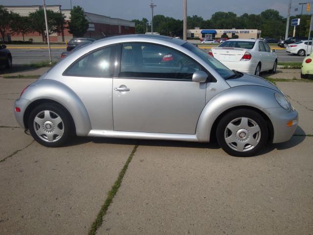 Volkswagen New Beetle 2001 photo 2