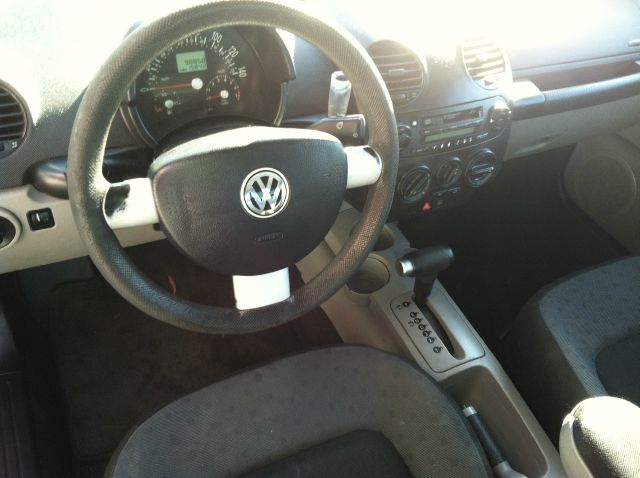 Volkswagen New Beetle 2001 photo 3