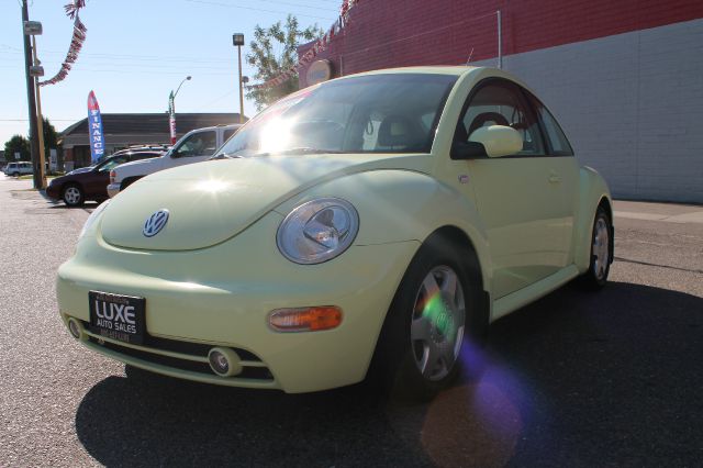 Volkswagen New Beetle 2001 photo 1