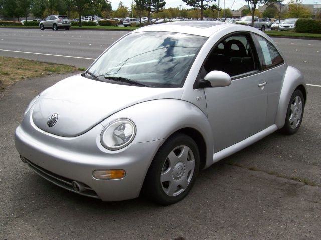 Volkswagen New Beetle 2001 photo 2