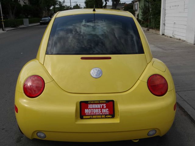 Volkswagen New Beetle 2002 photo 2