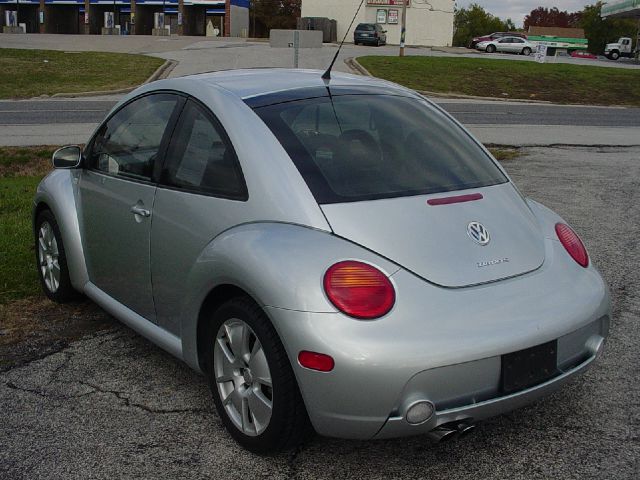 Volkswagen New Beetle 2002 photo 1