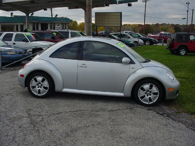 Volkswagen New Beetle 2002 photo 2