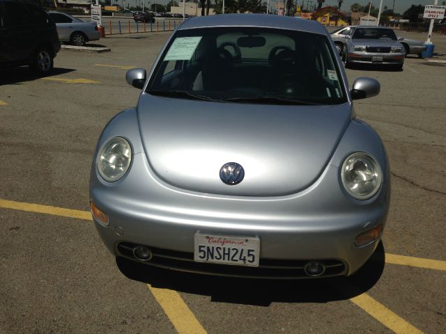 Volkswagen New Beetle 2002 photo 2