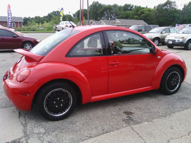 Volkswagen New Beetle 2002 photo 2