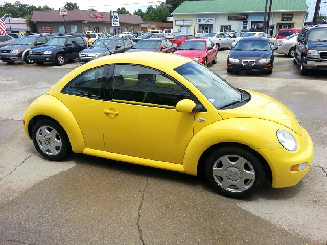 Volkswagen New Beetle 2002 photo 1