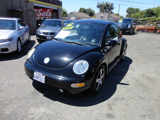 Volkswagen New Beetle 2002 photo 1