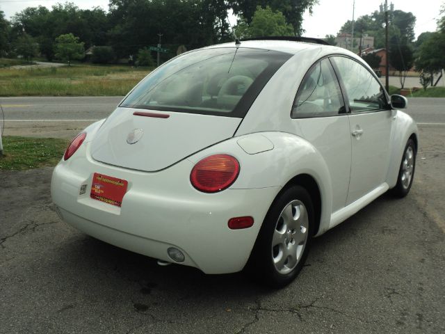 Volkswagen New Beetle 2002 photo 2