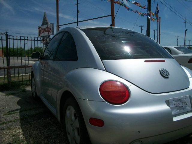 Volkswagen New Beetle 2002 photo 2