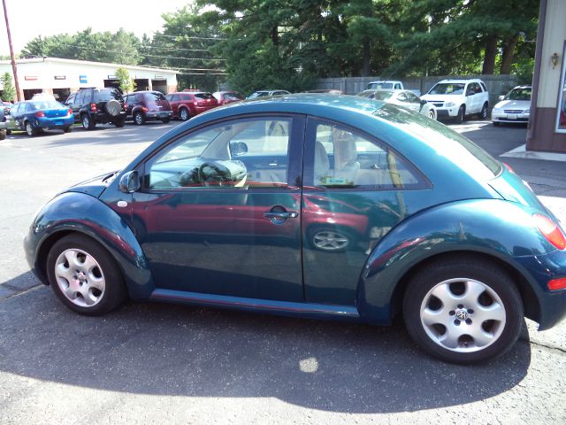 Volkswagen New Beetle 2002 photo 4