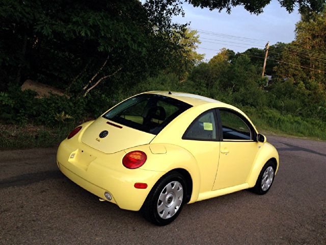 Volkswagen New Beetle S Sedan Hatchback