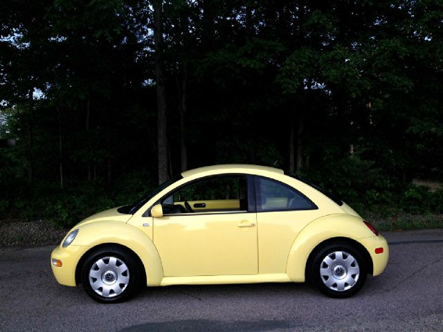 Volkswagen New Beetle 2002 photo 16