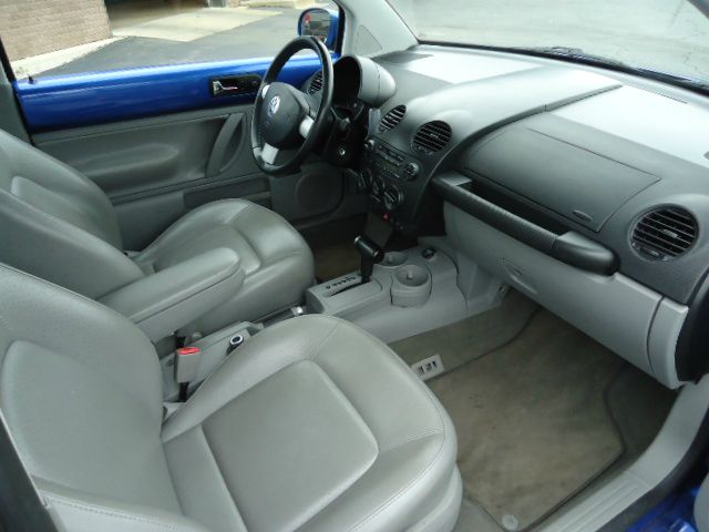 Volkswagen New Beetle 2002 photo 1