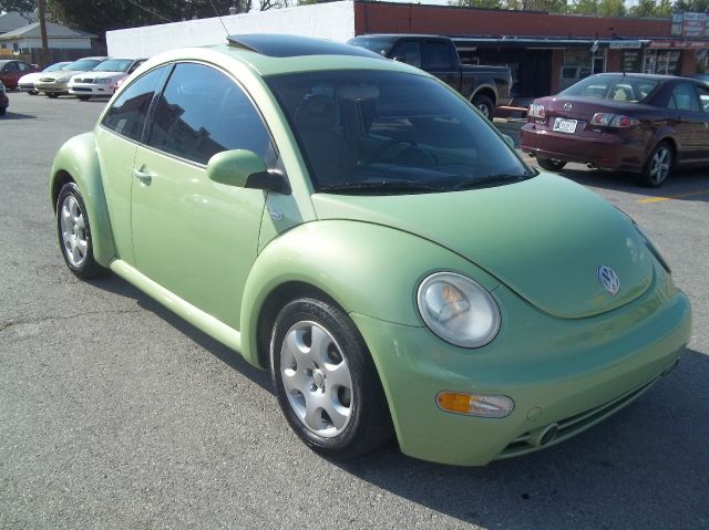 Volkswagen New Beetle 2002 photo 1