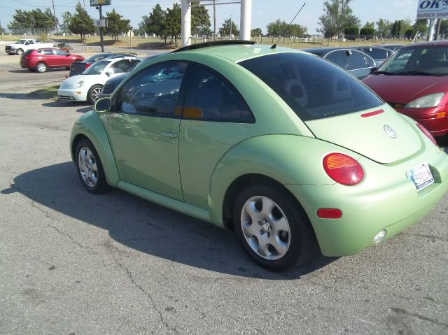 Volkswagen New Beetle 2002 photo 3