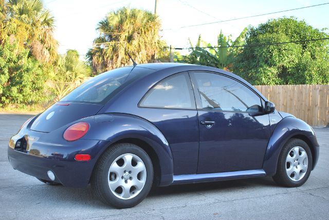 Volkswagen New Beetle 2002 photo 1