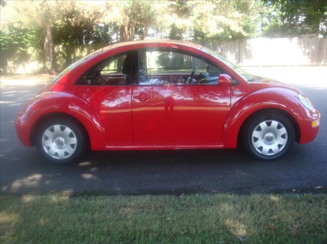 Volkswagen New Beetle 2002 photo 1