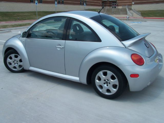 Volkswagen New Beetle 2002 photo 1