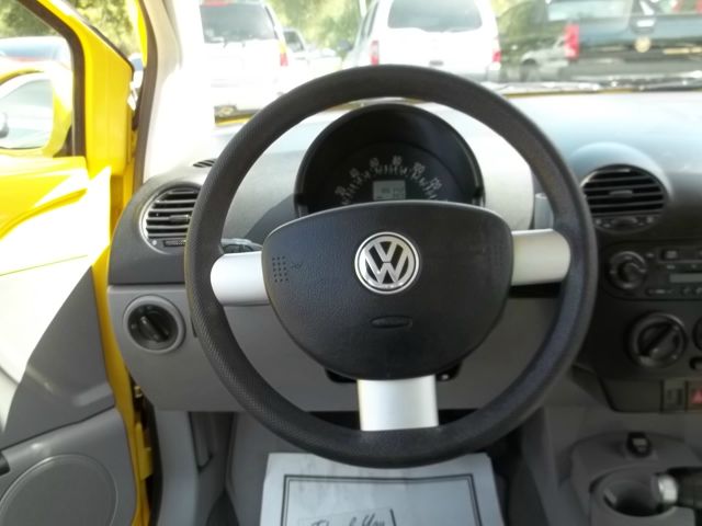 Volkswagen New Beetle 2002 photo 3