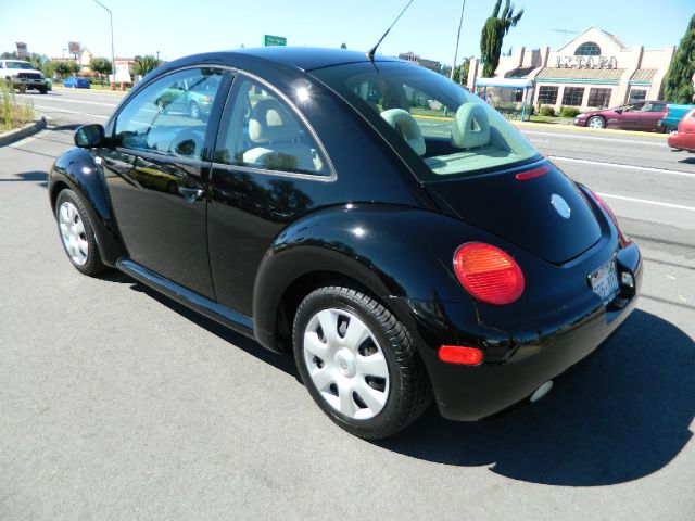 Volkswagen New Beetle 2002 photo 3