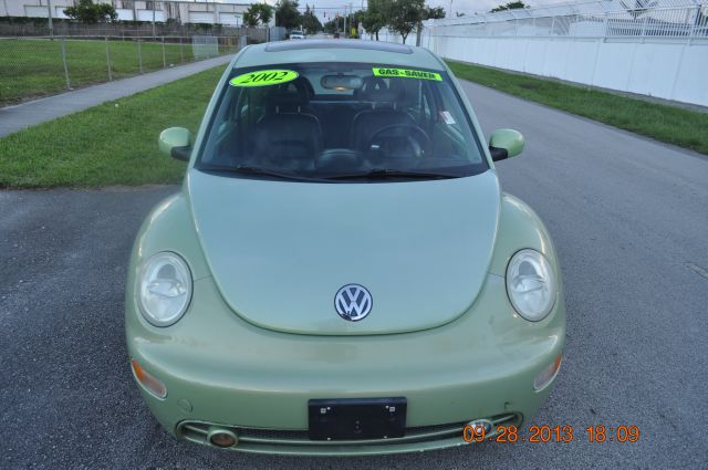 Volkswagen New Beetle 2002 photo 2