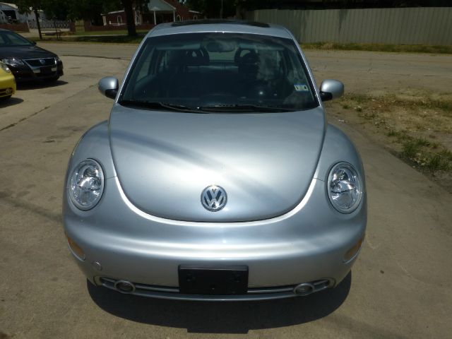 Volkswagen New Beetle 2002 photo 1