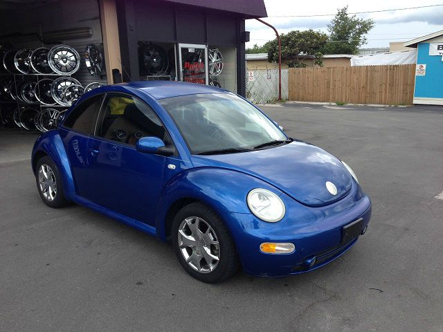 Volkswagen New Beetle 2003 photo 1