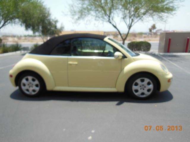 Volkswagen New Beetle 2003 photo 1