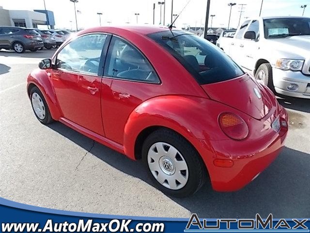 Volkswagen New Beetle 2003 photo 1