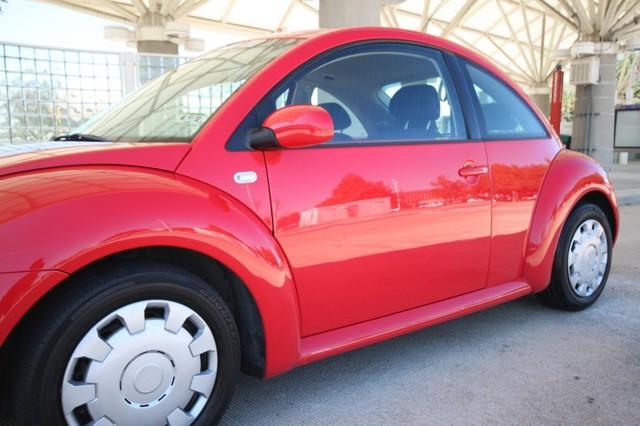 Volkswagen New Beetle 2003 photo 2