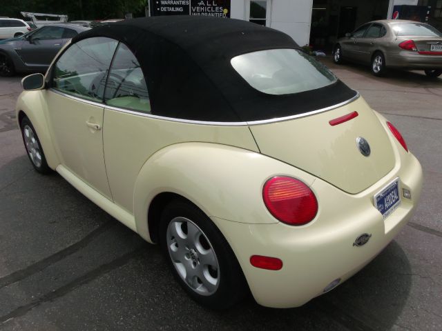 Volkswagen New Beetle 2003 photo 10