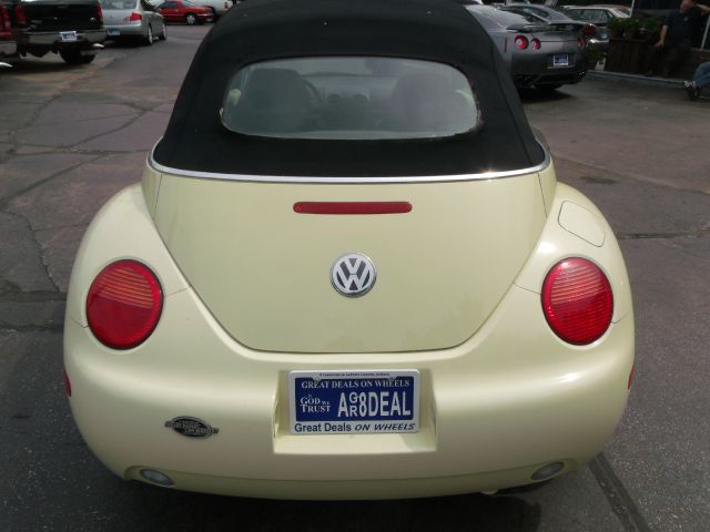 Volkswagen New Beetle 2003 photo 13