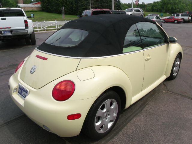 Volkswagen New Beetle 2003 photo 9