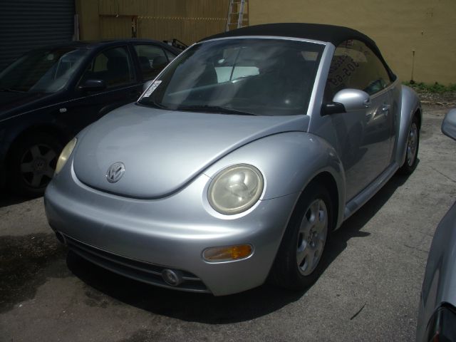 Volkswagen New Beetle 2003 photo 2