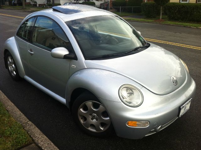 Volkswagen New Beetle 143.5 LTZ Hatchback