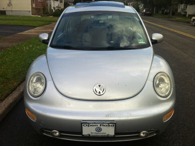 Volkswagen New Beetle 2003 photo 1