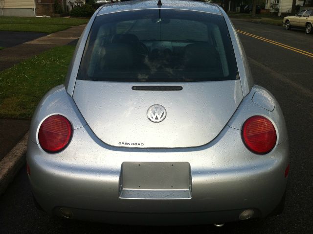 Volkswagen New Beetle 2003 photo 2