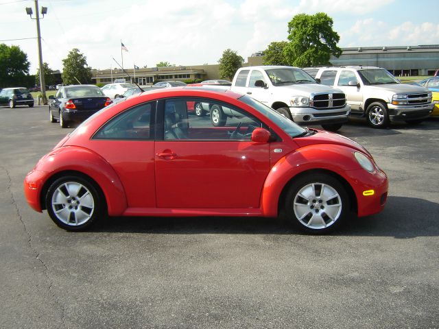 Volkswagen New Beetle 2003 photo 4