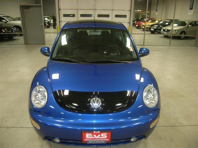 Volkswagen New Beetle 2003 photo 2